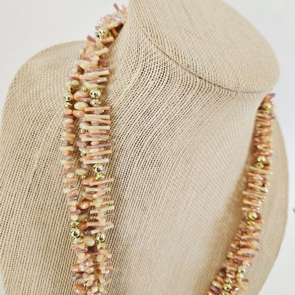 Vintage Jewels By Carle Deadstock Pink Coral Chip Triple Strand Beaded Necklace - Picture 8 of 13
